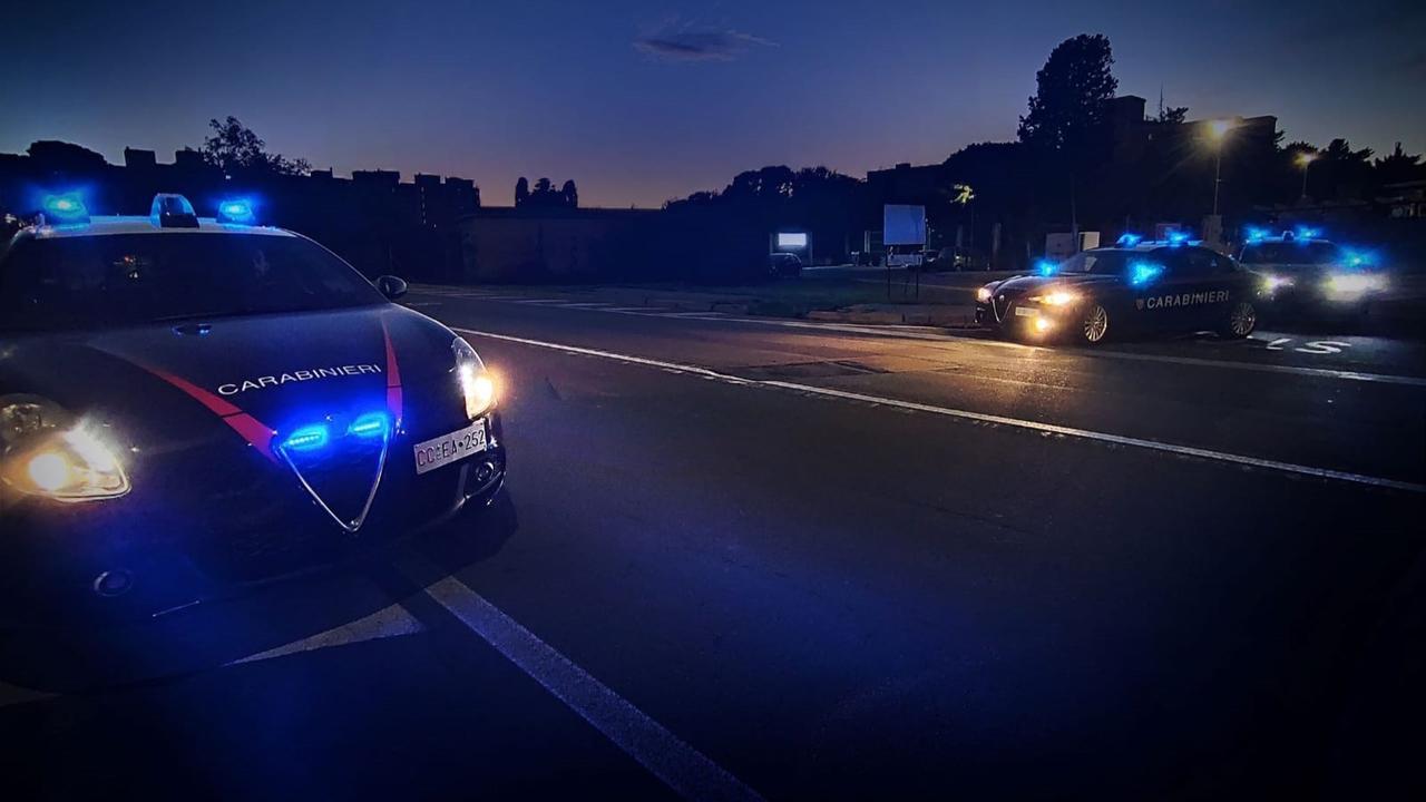 Perde il controllo dell’auto e si ribalta: denunciata 41enne in stato di ebbrezza