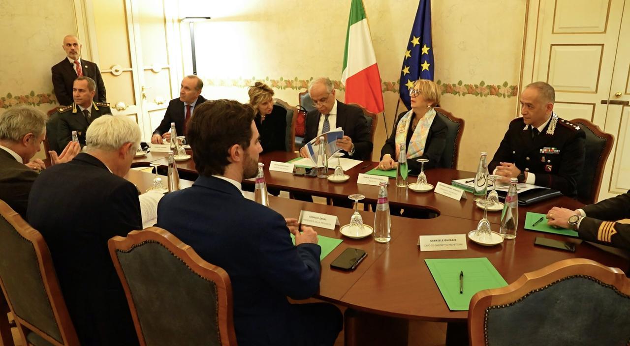 Allarme sicurezza, ancora in corso il vertice col Ministro dell’Interno Matteo Piantedosi