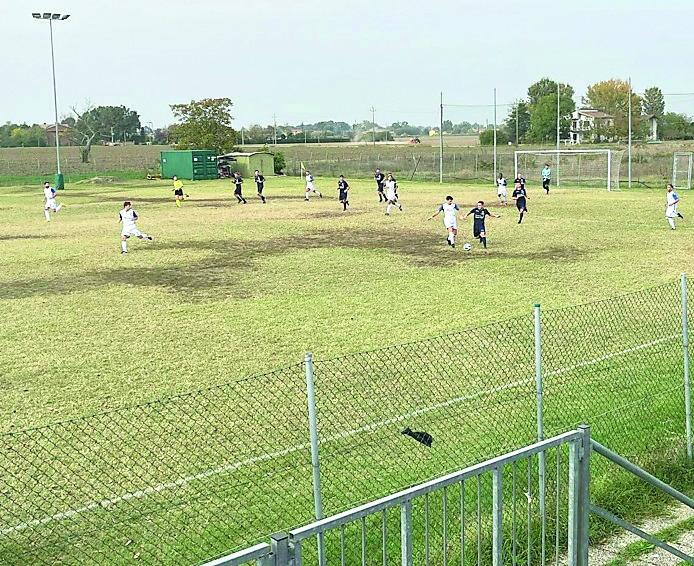 Sbatte l’arbitro fuori dallo spogliatoio, maxi squalifica per un dirigente del Bevilacqua