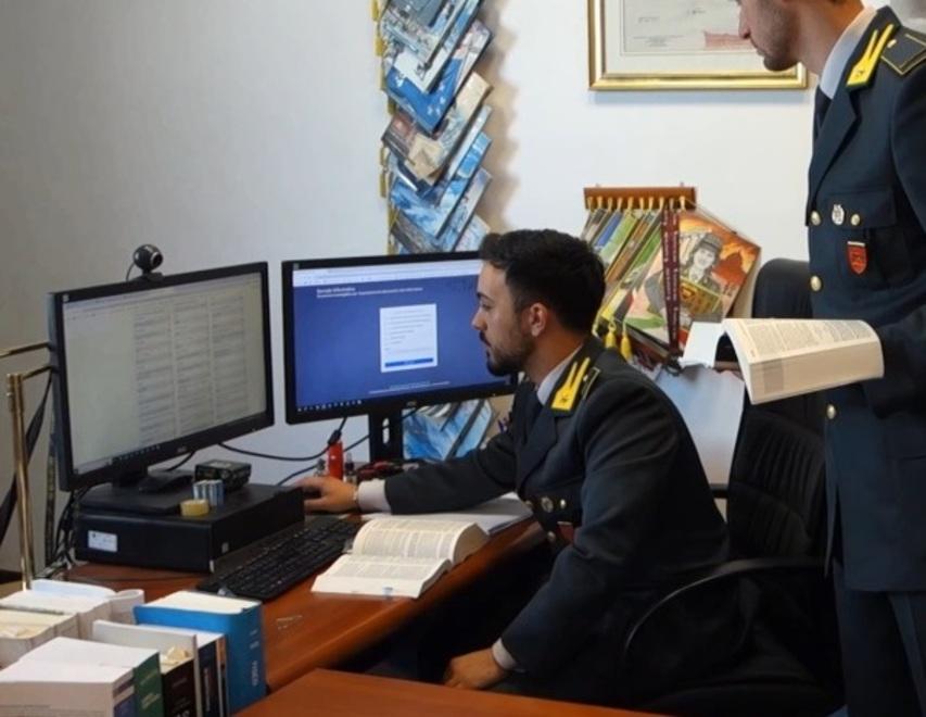 Fideiussioni false per appalti, arrestato avvocato di Ferrara