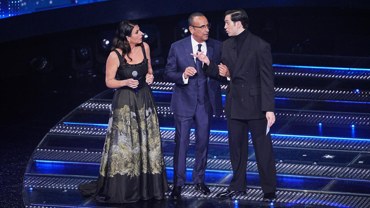 Sanremo 2025, i sardi Geppi Cucciari e Mahmood promossi a pieni voti: «Ironici e autoironici»