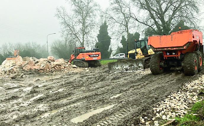 Argenta, frana di 80 metri nella golena del fiume Reno