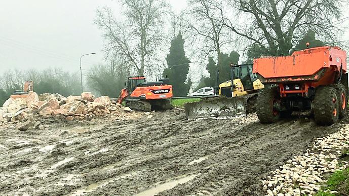 Argenta, frana di 80 metri nella golena del fiume Reno