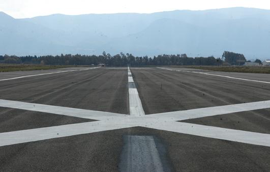 ORISTANO 13 03 2005, LA PISTA DELL'AEROPORTO DI FENOSU, FOTO FRANCESCO PINNA
