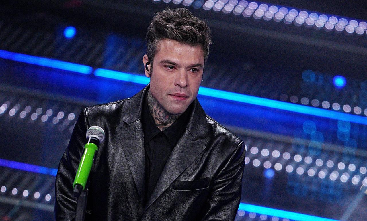 
	Fedez nella serata delle cover del Festival di Sanremo

