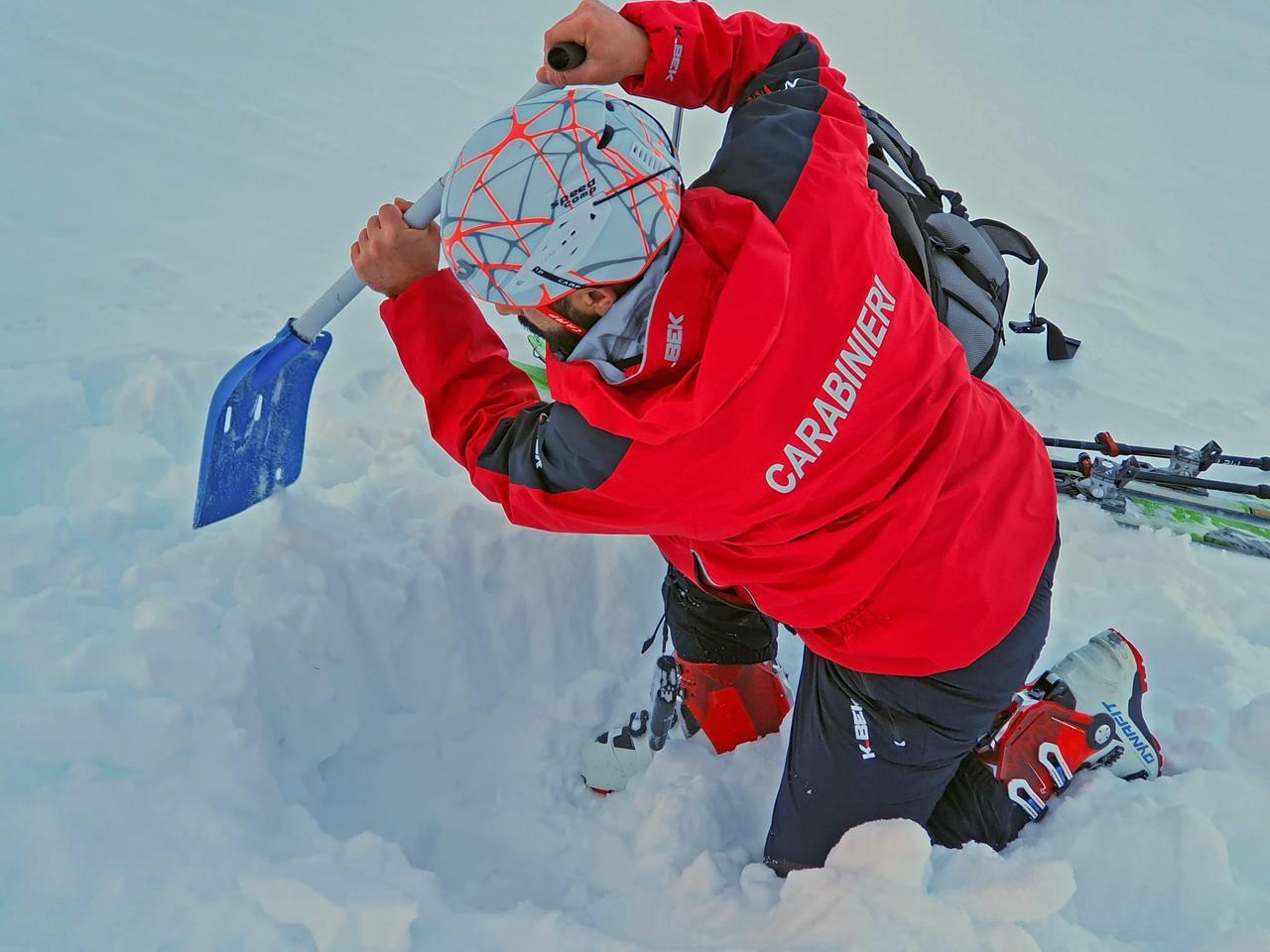 Neve sul crinale: allerta per il rischio valanghe