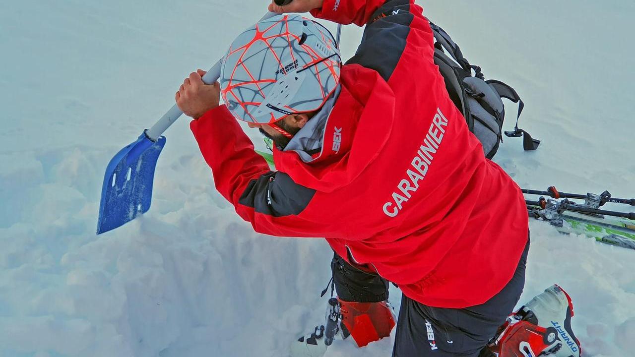 Neve sul crinale: allerta per il rischio valanghe