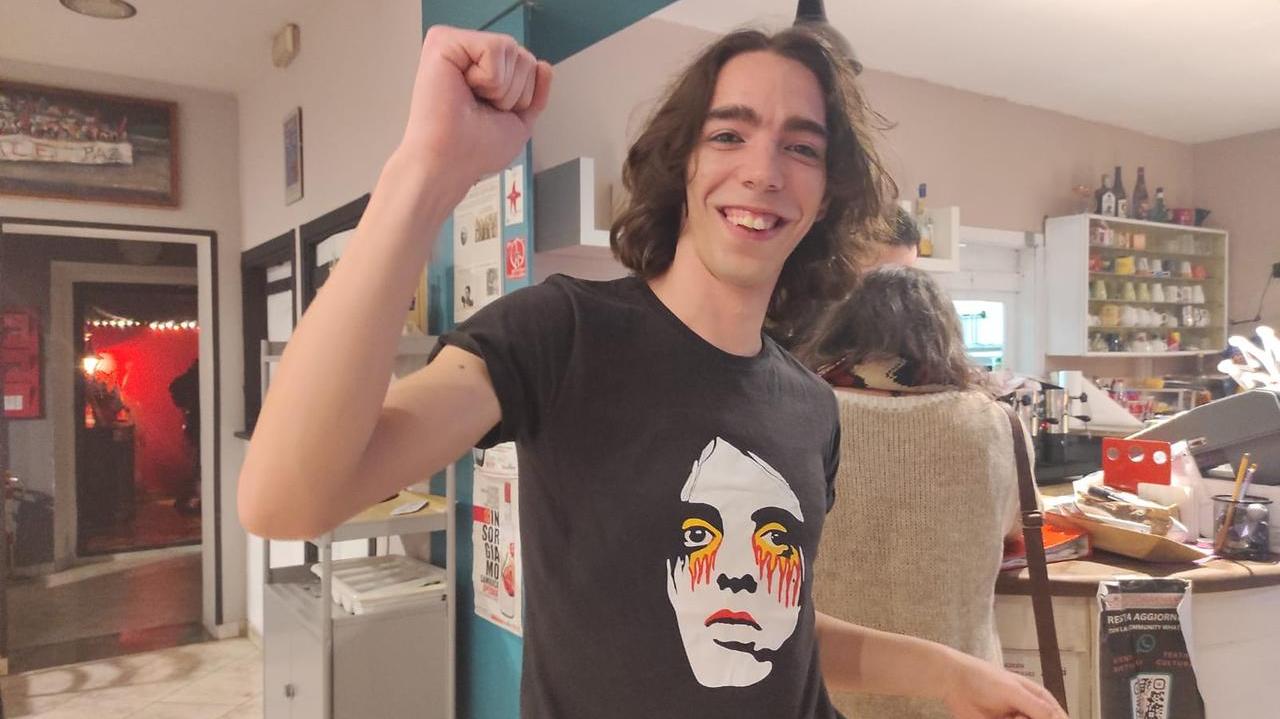 La maglietta per Lucio Corsi