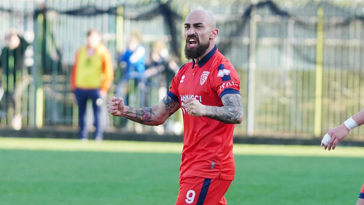 La Pistoiese vince il derby (Foto Nucci)
