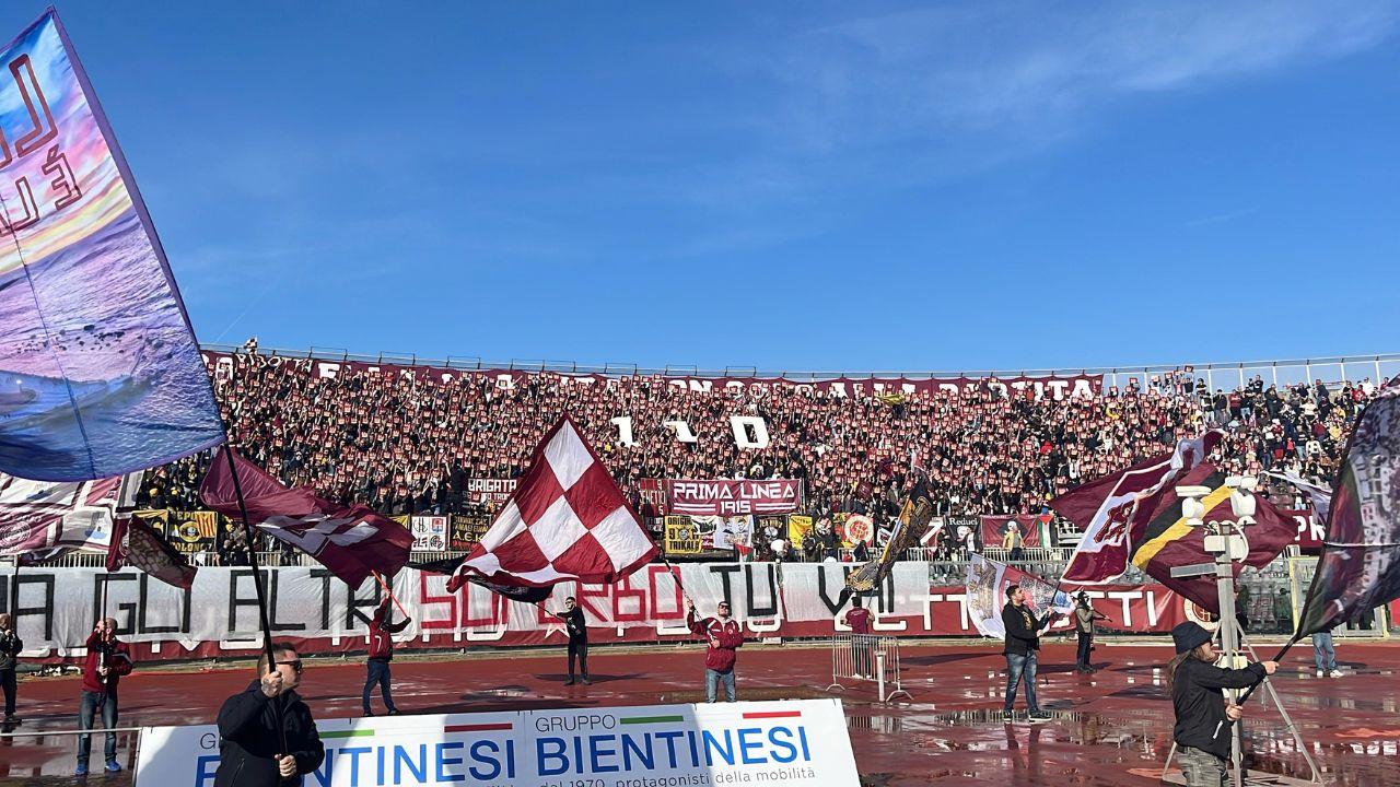 
	La curva nord prima di Livorno-Siena (Foto Stick)

