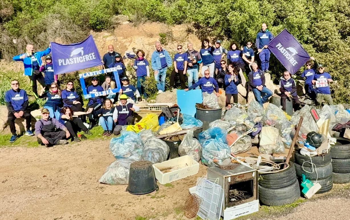 Olbia, maxi discarica a Monte Plebi: raccolte due tonnellate di rifiuti