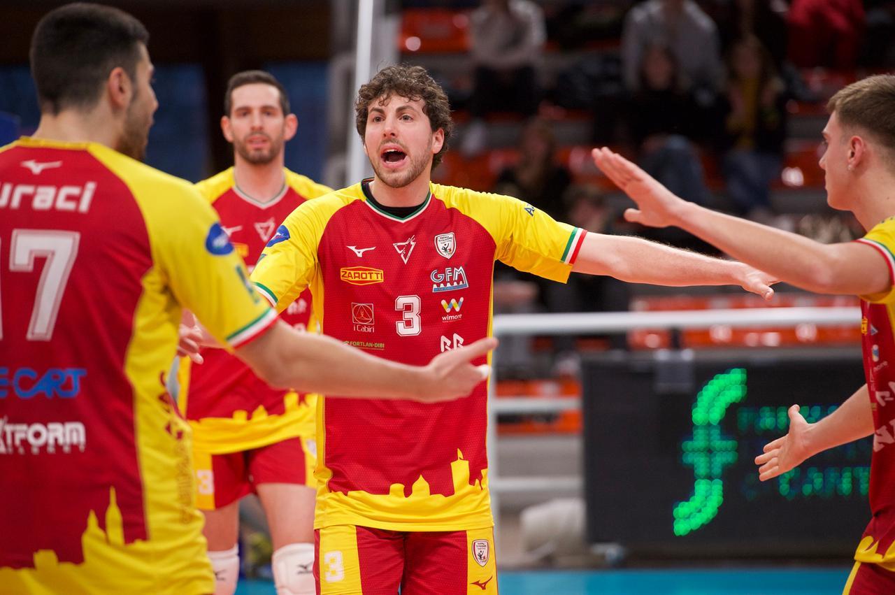 La Conad Reggio Emilia sconfitta per 3-0 da Cantù