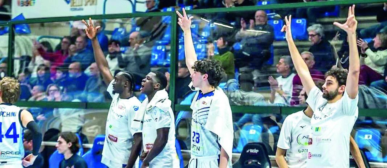 L’Adamant è un rullo compressore e supera Mantova