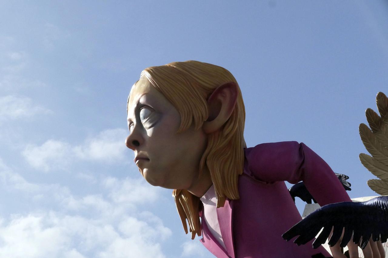 Il sole bacia il Carnevale di Viareggio: secondo corso da incorniciare. E spuntano i tormentoni di Sanremo