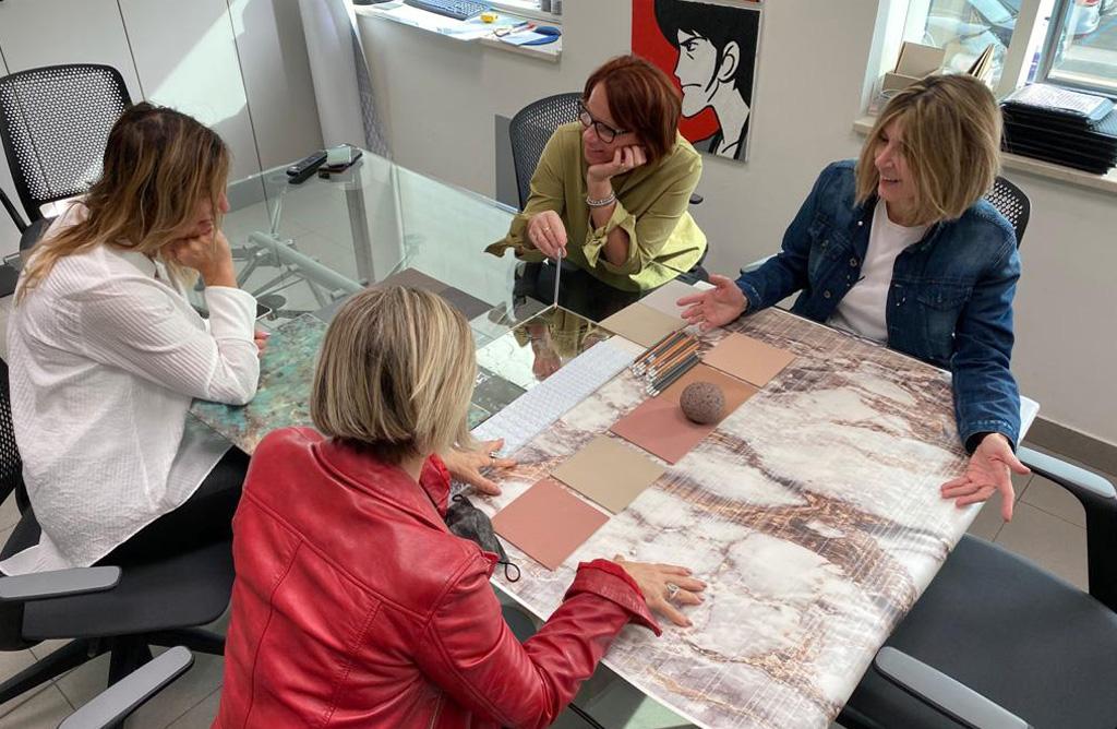
	Un "brainstorming" nell'azienda di Fiorano

