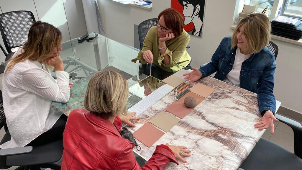 Un "brainstorming" nell'azienda di Fiorano