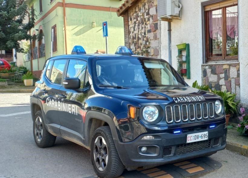 Rapina in un panificio: due uomini armati si fanno consegnare l’incasso e fuggono