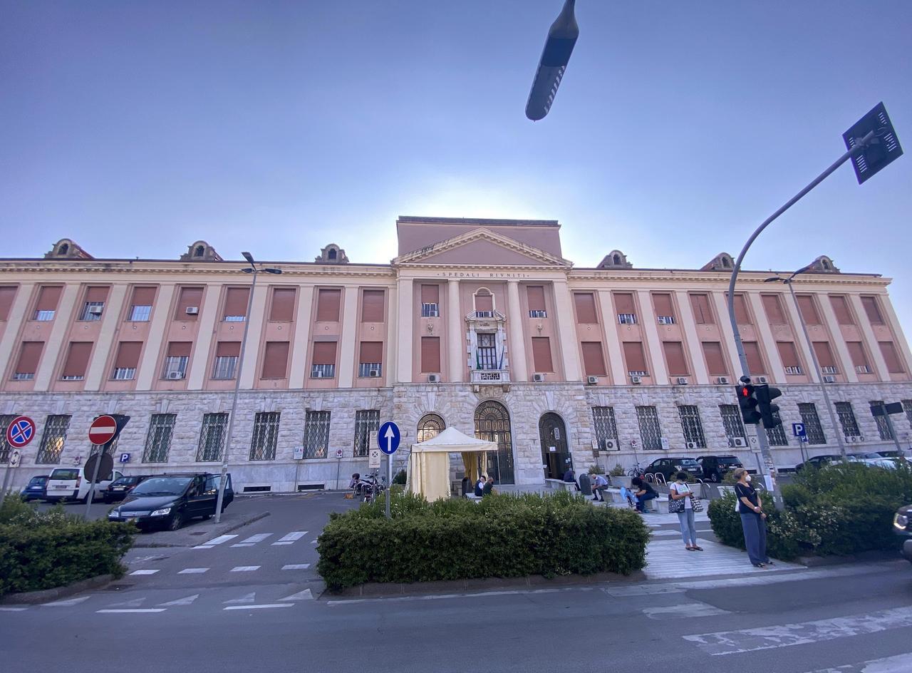 Livorno, interdetti transito e sosta nei pressi dei padiglioni 6 e 7 dell’ospedale: ecco quando
