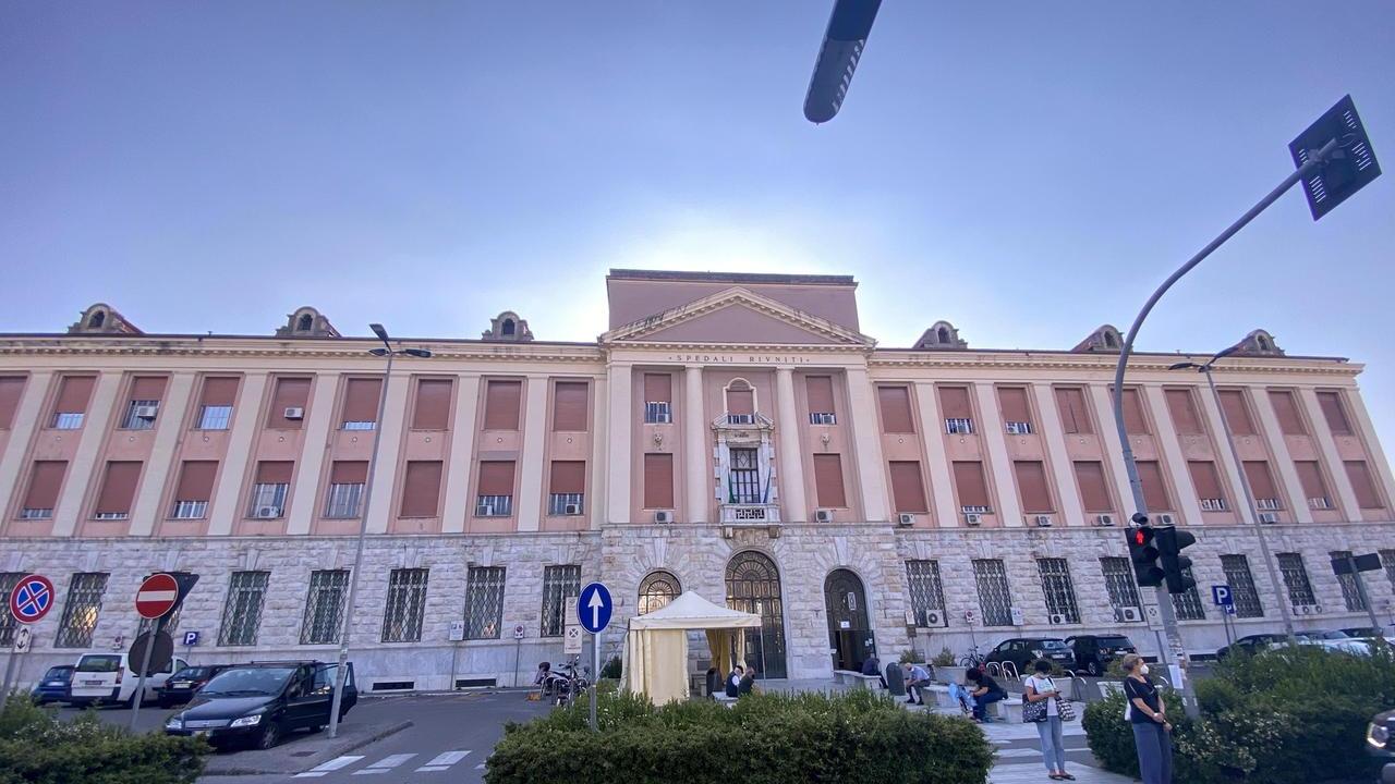 Livorno, interdetti transito e sosta nei pressi dei padiglioni 6 e 7 dell’ospedale: ecco quando