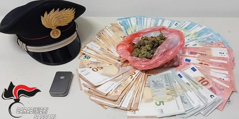 Spaccio di droga, arrestato un giovane nel centro storico