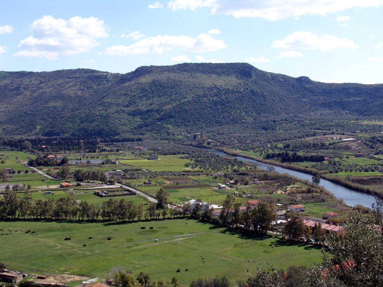 
	La vallata del temo che porta alla diga di Monte Crispu

