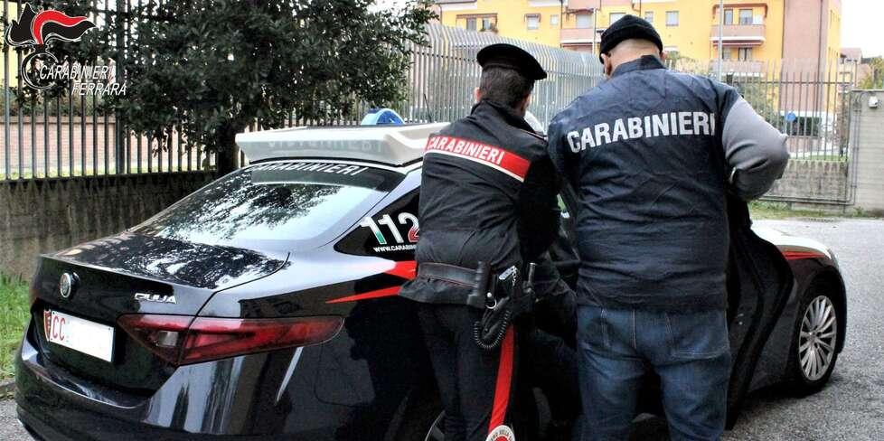 Voghiera, Oss ubriaco nella Casa di riposo aggredisce i carabinieri: arrestato