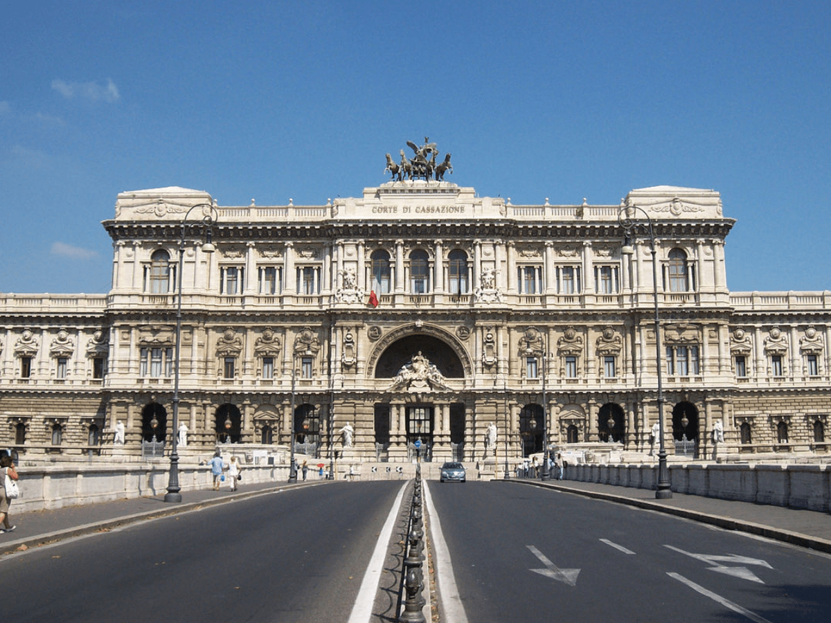 Sparò alla moglie incinta che perse il bambino: 36enne torna in libertà