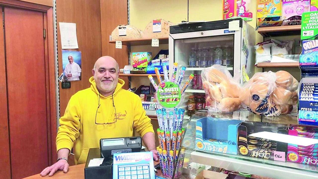 Ecco Giuseppe Deiana, lo storico “paninaro” degli studenti a Nuoro