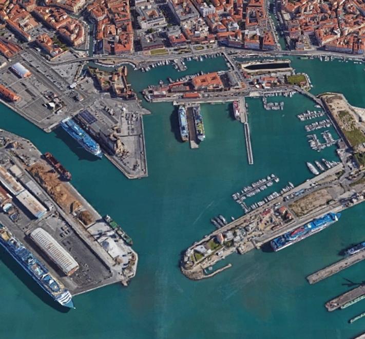 Porto di Livorno, la corsa all’Authority sarà un duello Guerrieri-Paroli