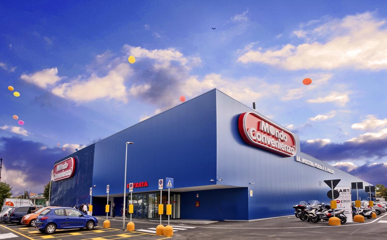 Rapina nella villa del patron di Mondo Convenienza