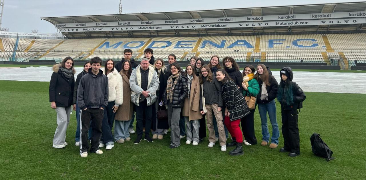 
	Il presidente Rivetti con i ragazzi della 5AL

