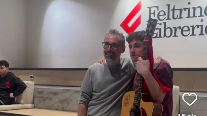 Bandito canta “L’albero delle noci” in sardo, la reazione di Brunori Sas: «Bravissimo, per me è un sì» – Guarda il VIDEO