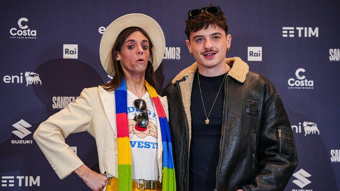 
	Lucio Corsi e Olly dopo la finale a Sanremo

