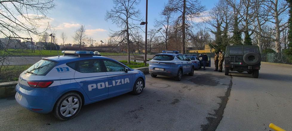 
	Polizia di Stato ed esercito al Novi Sad


