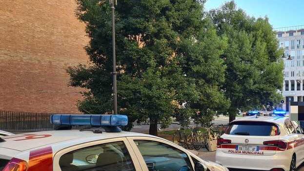 Livorno, a 16 anni guidava l'Audi: multato insieme ai genitori