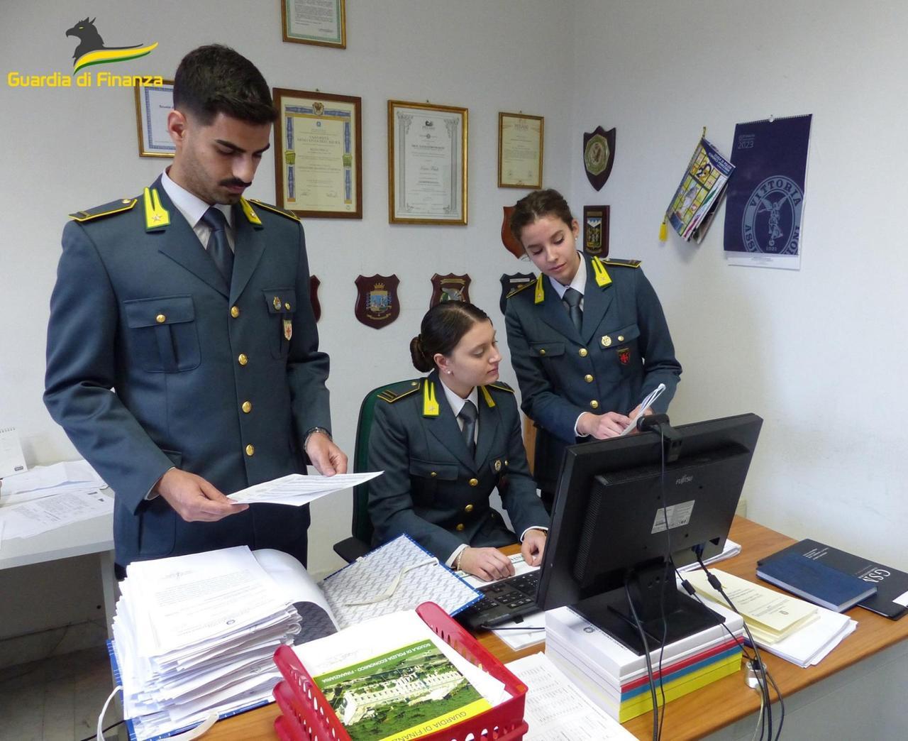 La Finanza scopre a Prato 164 partite Iva irregolari e le chiude