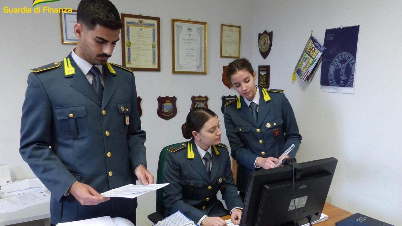 La Finanza scopre a Prato 164 partite Iva irregolari e le chiude