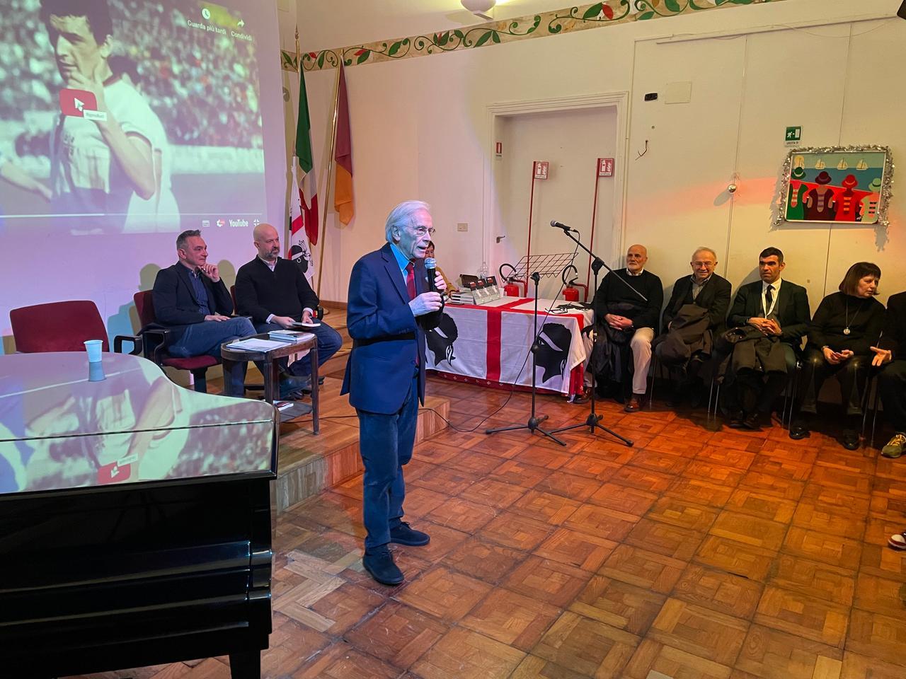 Il mito e le gesta di Gigi Riva al Gremio dei sardi di Roma