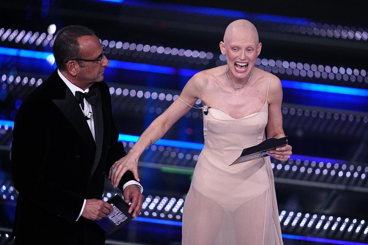 
	Carlo Conti e Bianca Balti a Sanremo (foto Lapresse)

