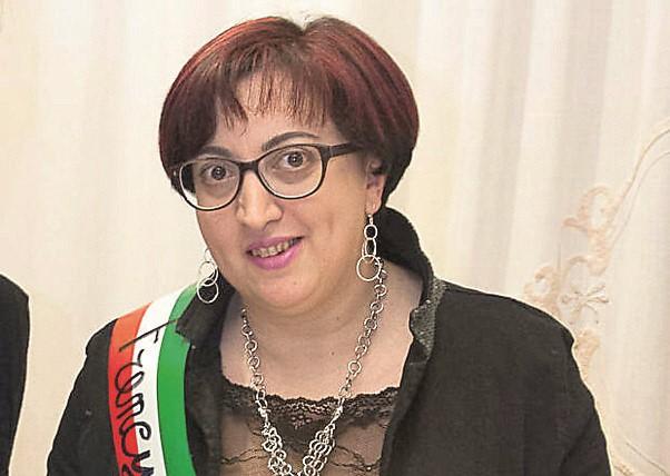 Trovata morta in casa a 46 anni: paese in lutto per Francesca Martinelli