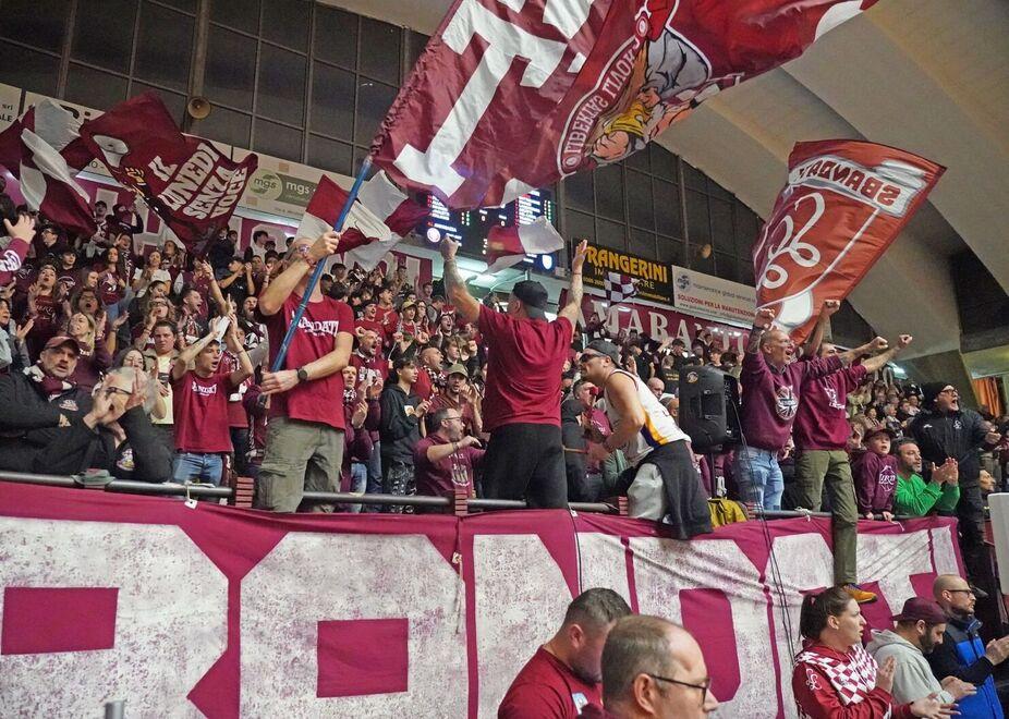 Libertas, stasera sono fischi per tutti: partita regalata al Brindisi