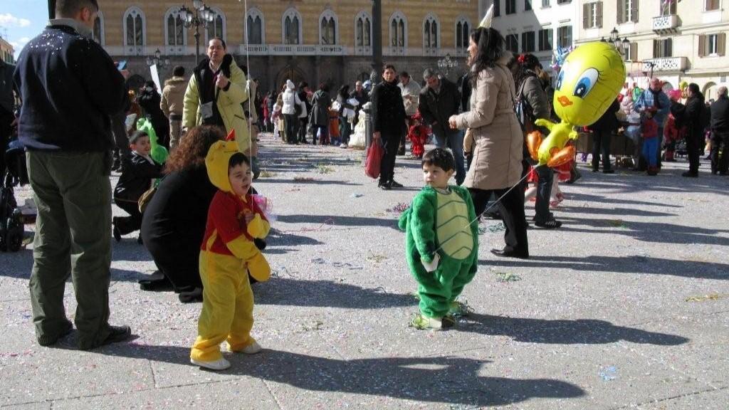 Feste, sfilate, giochi e musica: ecco tutti gli eventi del Carnevale in città e nelle borgate, le date e gli orari