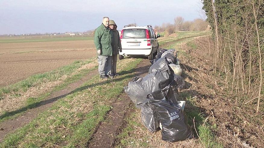 I rifiuti raccolti dal canale