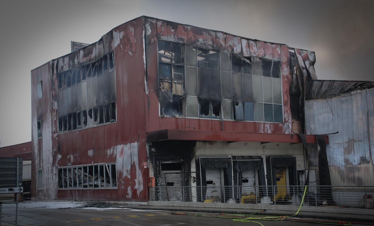 
	L'incendio che ha devastato Inalca e Quanta a Reggio

