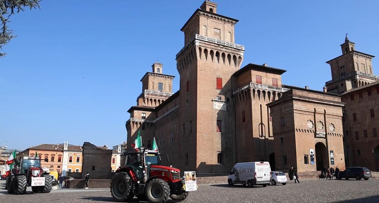 La protesta degli agricoltori a Ferrara: «O si cambia adesso o è finita»