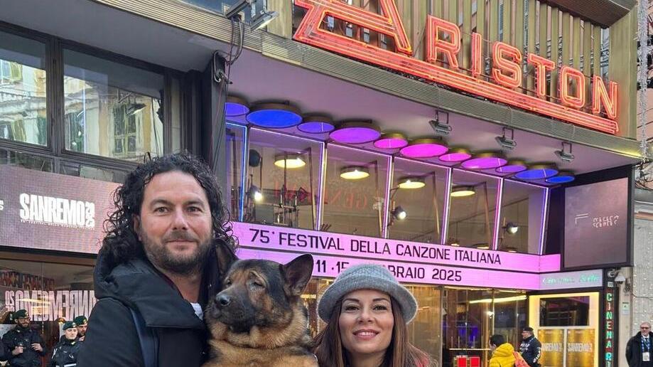 Marley Supercane fa sognare Sanremo: il cane cieco che insegna l’inclusione