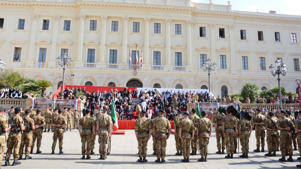 La Brigata Sassari in piazza d’Italia per festeggiare 110 anni dalla fondazione e il ritorno dal Libano