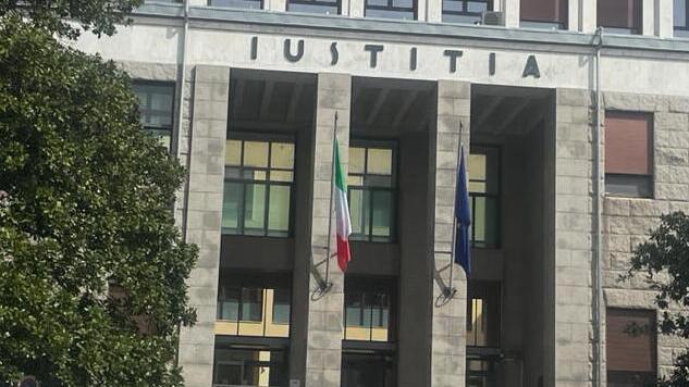 Pontedera, molestava la nipote 14enne: nonno a processo dopo due tentativi di archiviazione<br>