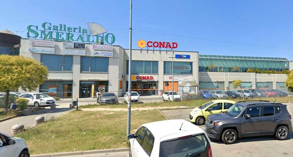 Livorno, infarto mentre fa la spesa al Conad: salvato a 67 anni da un militare