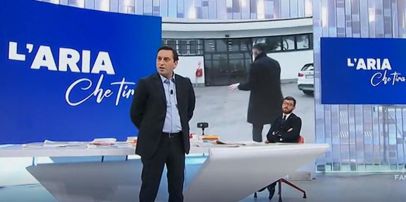 
	David Parenzo durante la trasmissione su La7

